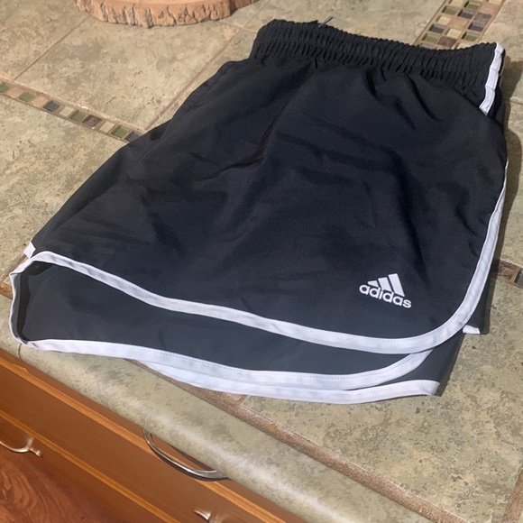 💚$5💚Adidas running shorts - Picture 6 of 6